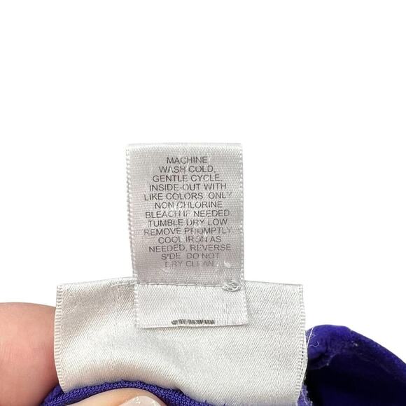 Diane Von Furstenburg The Color Authority Vintage Purple Velvet Top Size Medium - Picture 10 of 10